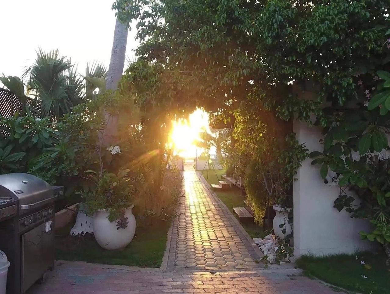 Aruba Sunset Beach Studios Palm Beach Exterior photo