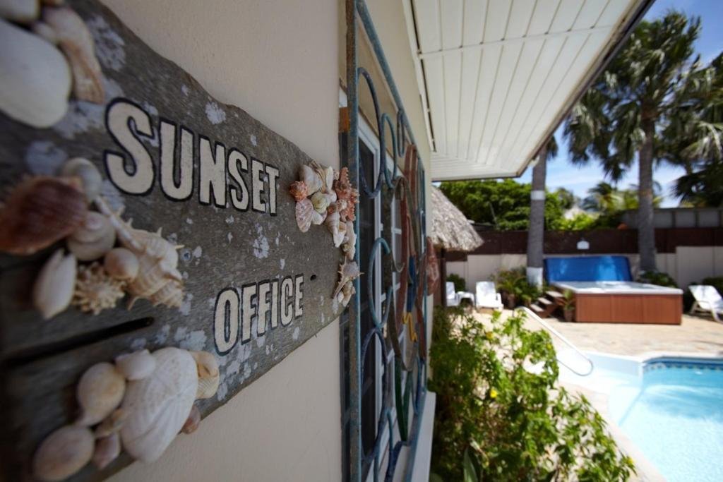 Aruba Sunset Beach Studios Palm Beach Exterior photo